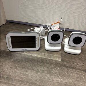 White Baby Monitor with Dual Cameras
